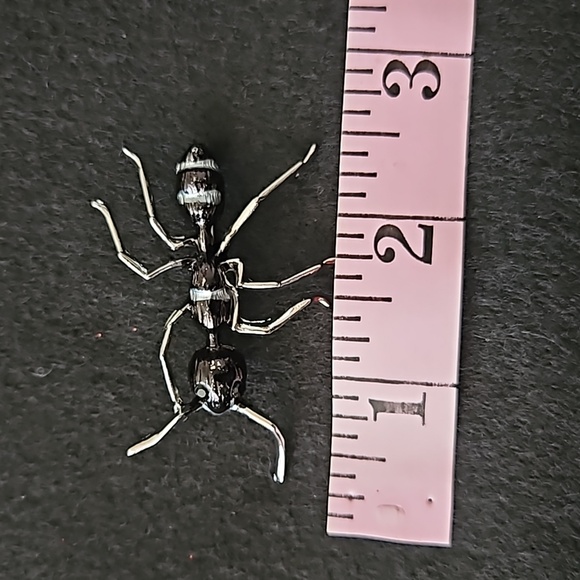 NWT Enamel Statement Ant Brooch - Picture 3 of 5